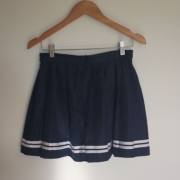 Sailor Moon pleated skirt Medium - Picture 2 of 3